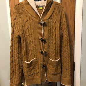 Women’s cabelas button up sweater size M